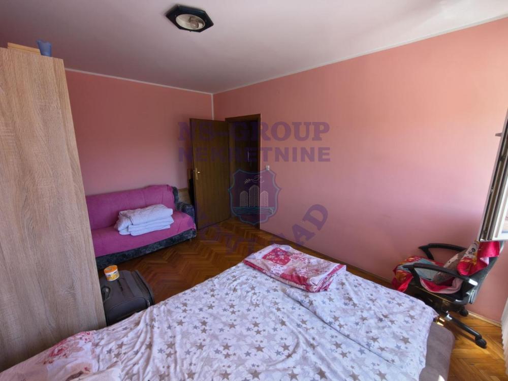 Slika 6 - Odličan četvorosoban stan na Novoj Detelinari! 