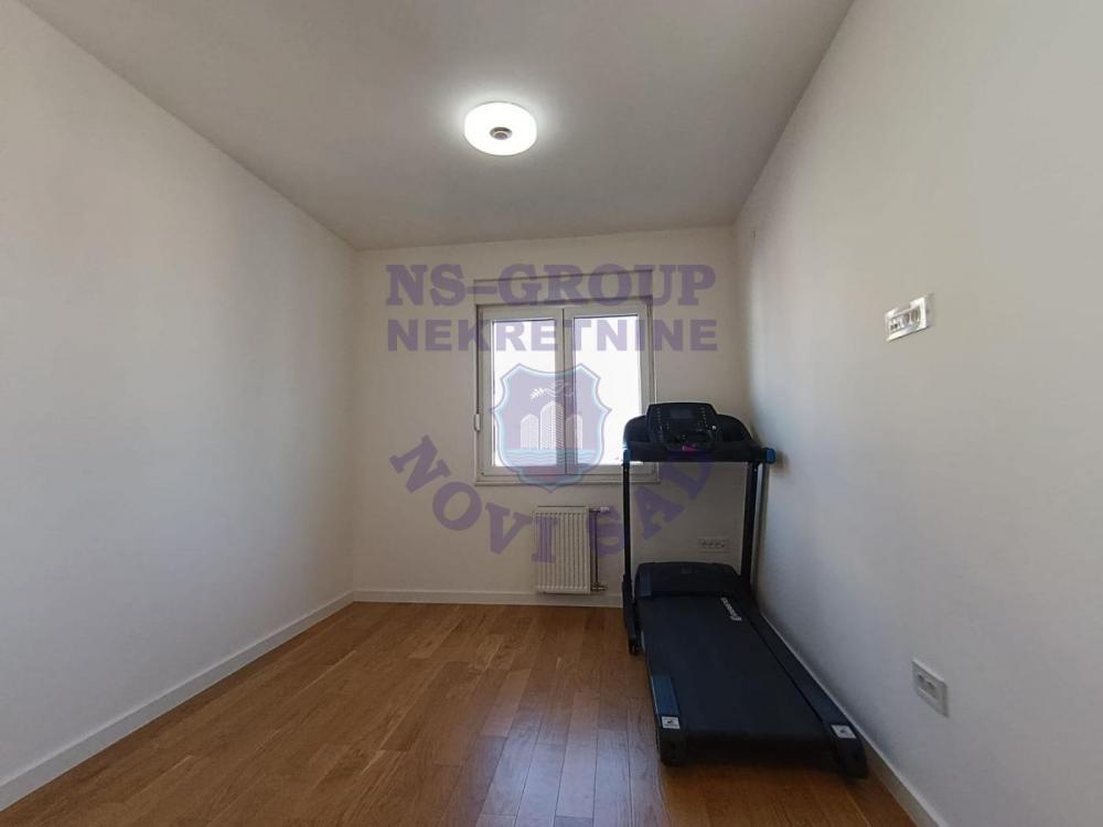 Slika 5 - Na prodaju cetvorosoban stan na Bulevaru Evrope 
