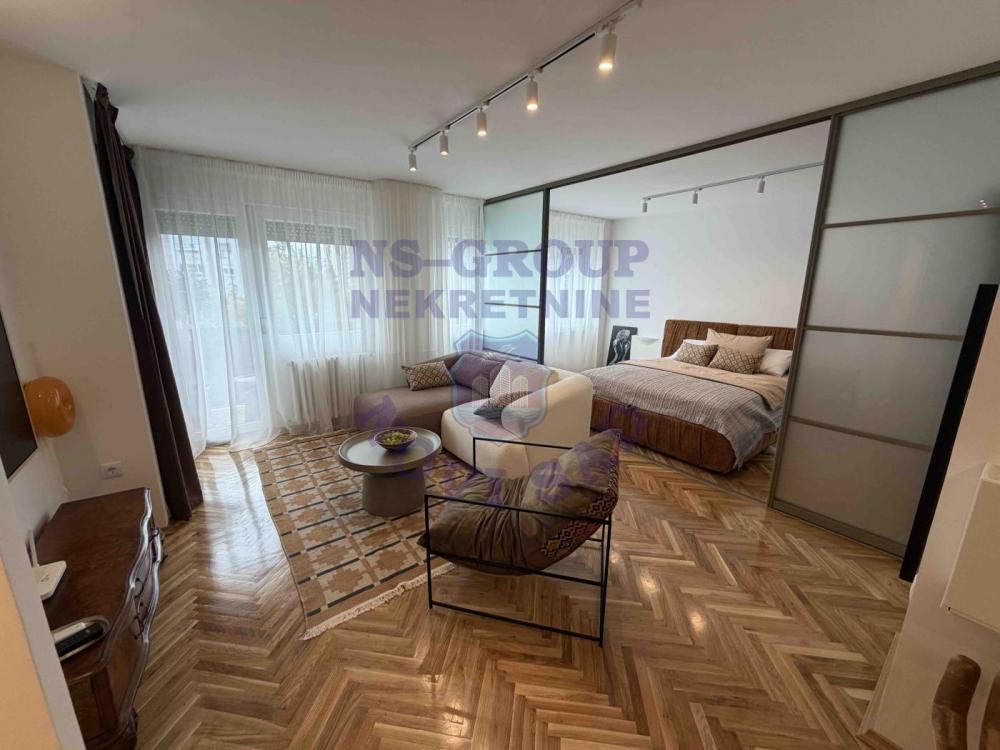 Glavna slika -kompletno i najmodernije renoviran dvosoban stan površine 48m²!