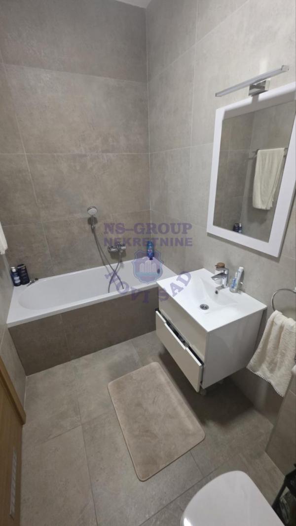 Slika 8 - Četvorosoban, 91m2, Nova Detelinara Novi Sad, sa terasom, ima lift