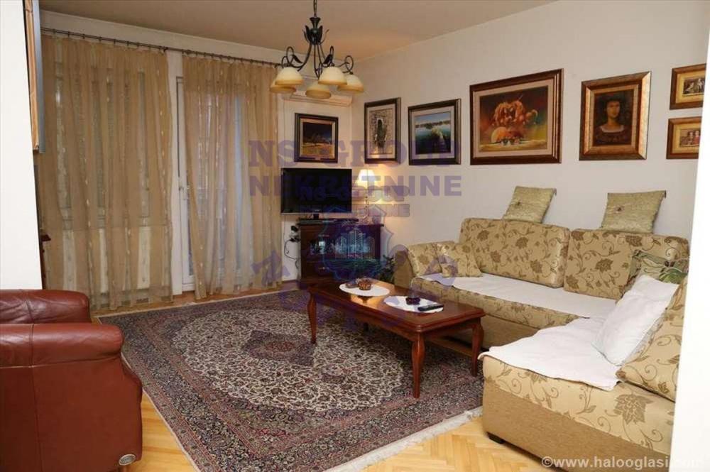 Glavna slika -Dvoiposoban, 64m2, Adamovićevo naselje Novi Sad, sa terasom, ima lift