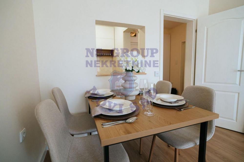 Slika 1 - Dvosoban, 39m2, Banatić Novi Sad, sa terasom, ima lift