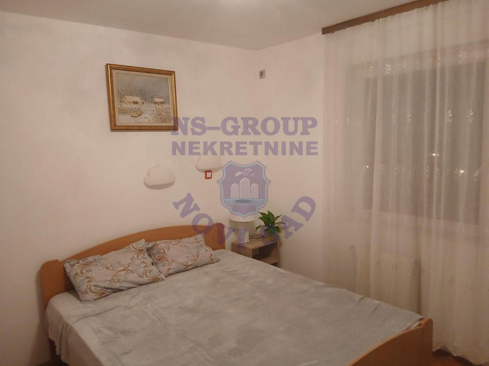 Slika 4 - Dvosoban, 43m2, Adamovićevo naselje Novi Sad
