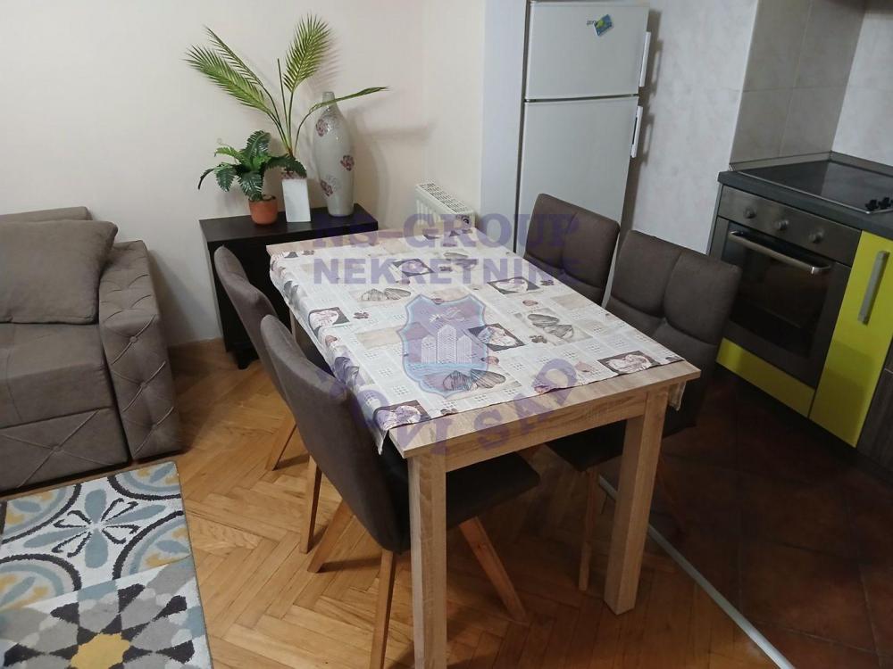 Slika 2 - Dvosoban, 43m2, Adamovićevo naselje Novi Sad