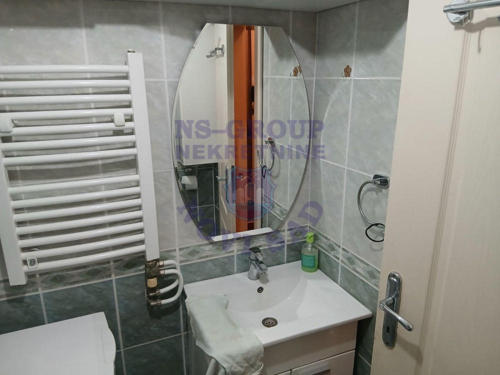 Slika 7 - Dvosoban, 43m2, Adamovićevo naselje Novi Sad