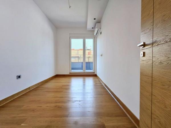 Slika 8 - Stan sa BAZENOM - Top ponuda