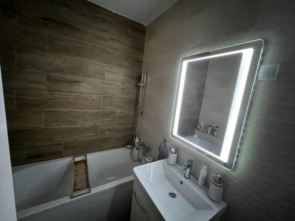 Slika 6 - Prodaja stana, 87m2, Bulevar Evrope Novi Sad, sa terasom, ima lift