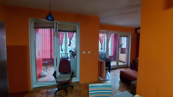 Slika 3 - Četvoroiposoban, namešten, plus krovna terasa oko 50m2! Železnička stanica! š. 522366