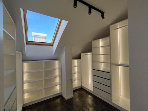 Slika 4 - Perfektan, četvoroiposoban, namešten stan blizu Sajma! Plus terasa oko 27m2! Parking! š. 519086