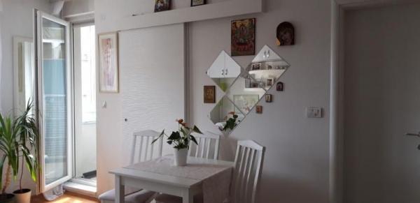 Slika 3 - Jednoiposoban, 30m2, Petrovaradin Novi Sad, sa terasom, sa parkingom