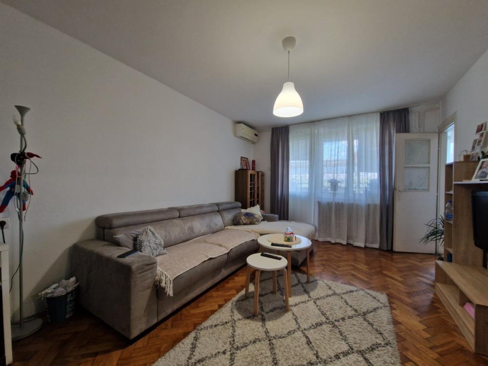 Slika 8 - Dvosoban, 55m2, Bulevar kralja Petra I Novi Sad, sa terasom