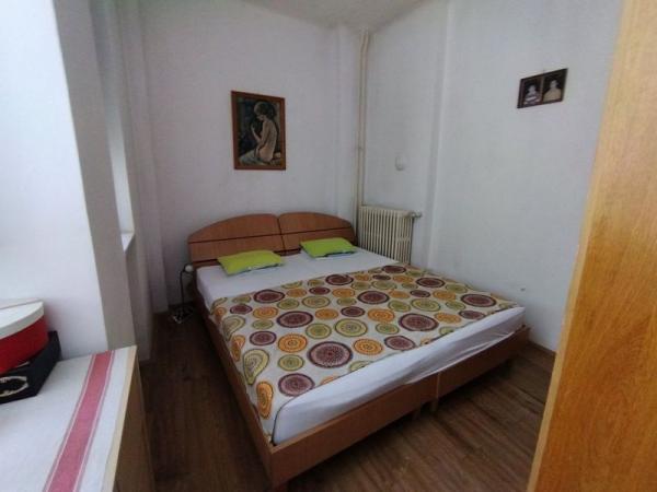 Slika 5 - Četvoroiposoban, 127m2, Novi Sad centar Novi Sad, sa terasom, ima lift