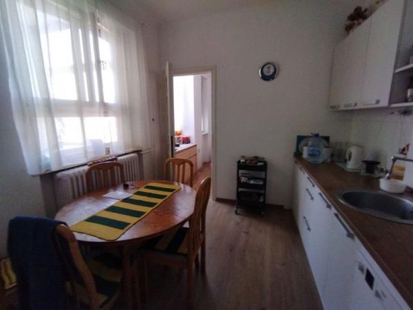 Slika 3 - Četvoroiposoban, 127m2, Novi Sad centar Novi Sad, sa terasom, ima lift