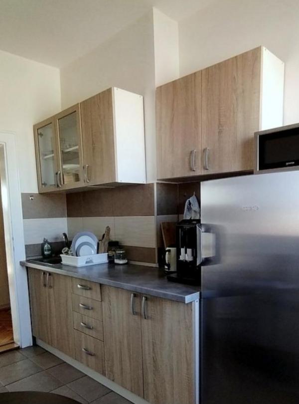 Slika 1 - Trosoban, 74m2, Novi Sad centar Novi Sad, sa terasom