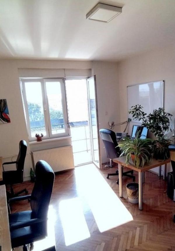 Slika 8 - Trosoban, 74m2, Novi Sad centar Novi Sad, sa terasom