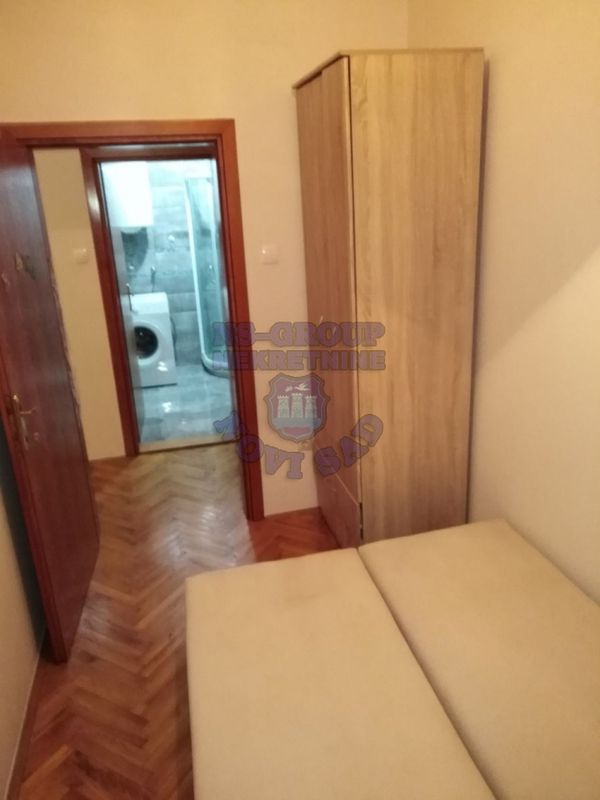 Slika 3 - Grbavica, kompletno namešten stan. š. 451830