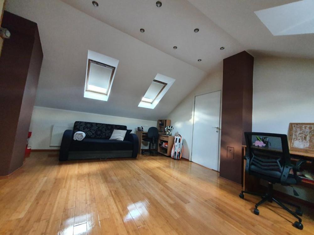 Slika 10 - Trosoban stan 124 m2 sa garažom na Novoj Detelinari