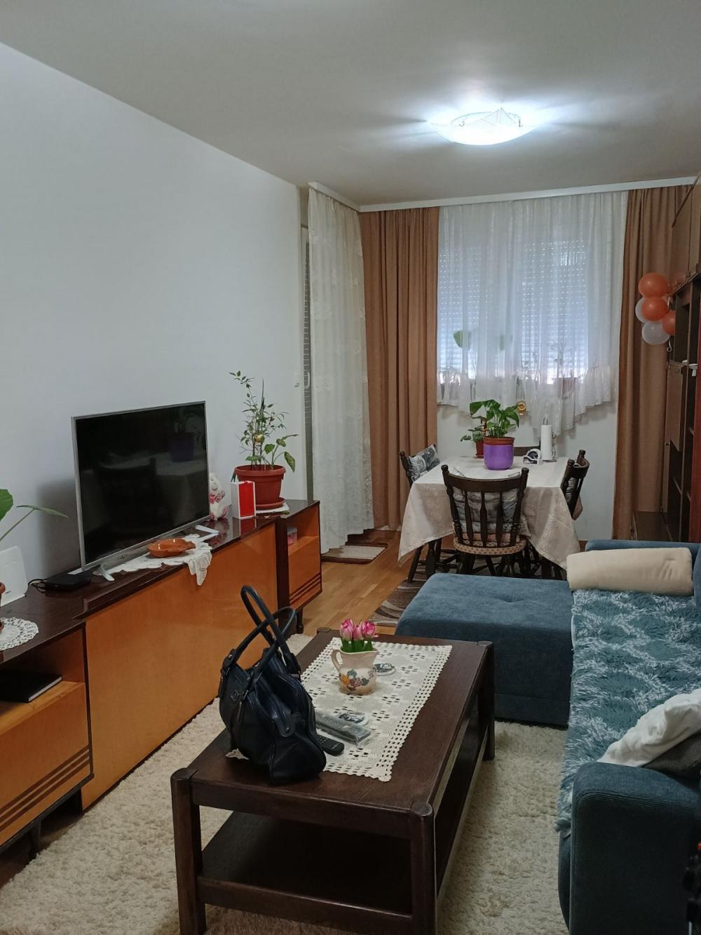 Slika 10 - Jednoiposoban, 42m2, Ratarska Novi Sad, sa terasom