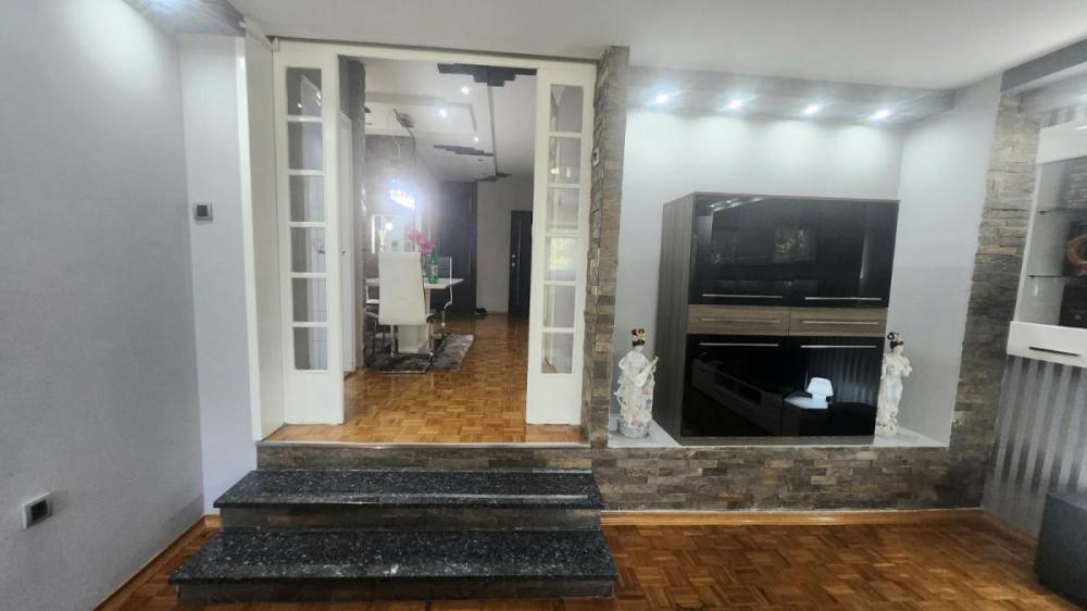 Slika 8 - Trosoban 89m LUX Novi Sad Liman 3 namesten useljiv