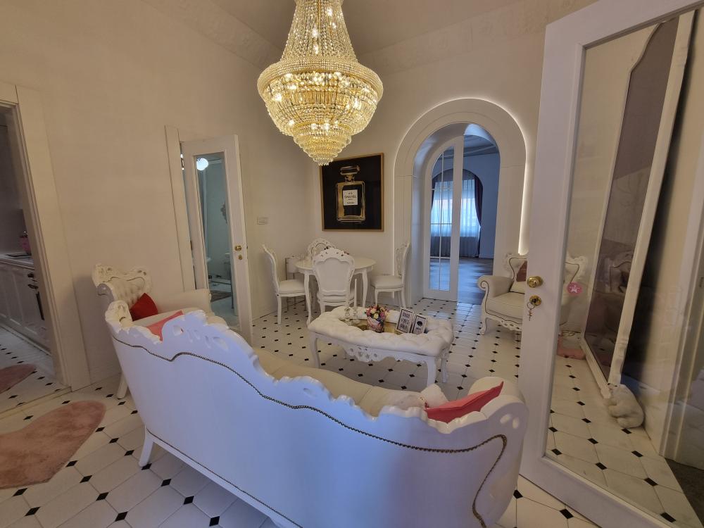 Slika 4 - CENTAR - NOVI SAD - SALONAC š. 531781