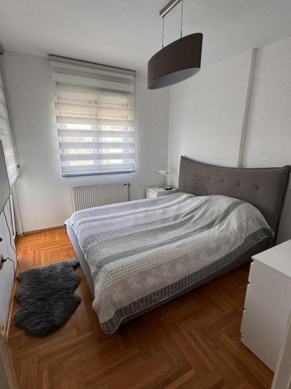 Slika 5 - Trosoban, 74m2, Novi Sad centar Novi Sad, sa terasom, ima lift