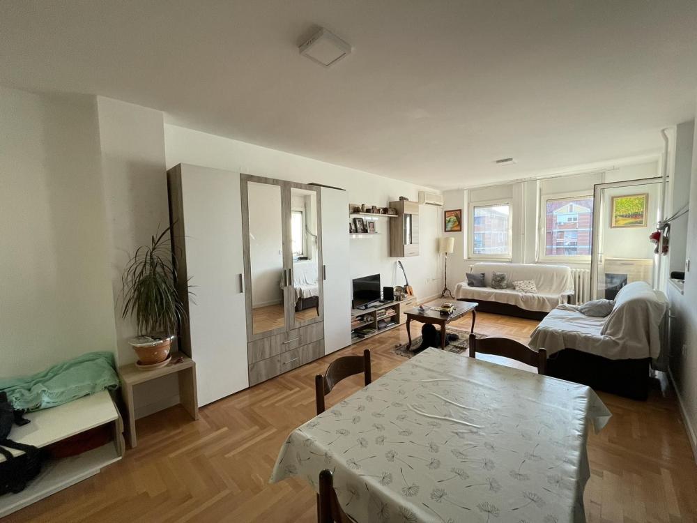 Slika 2 - Fantastičan porodičan stan u najlepšem delu Novog Naselja! 93m2 - Šifra: 533237