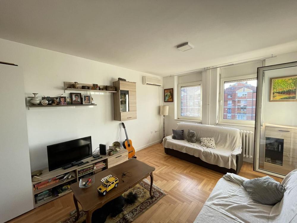 Glavna slika -Fantastičan porodičan stan u najlepšem delu Novog Naselja! 93m2 - Šifra: 533237