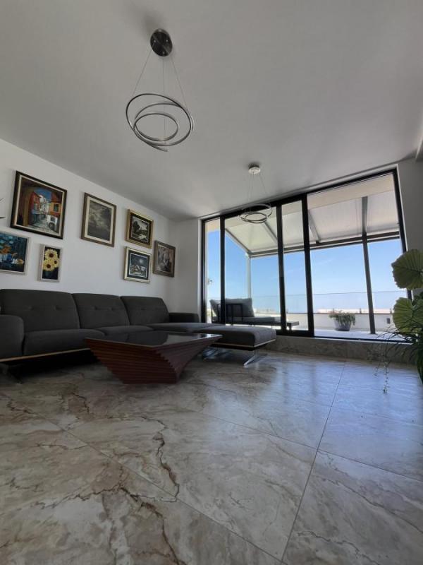 Glavna slika -Petosoban stan urbana vila