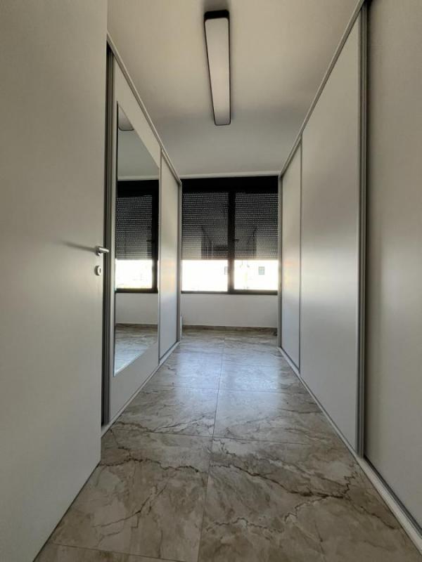 Slika 8 - Petosoban stan urbana vila