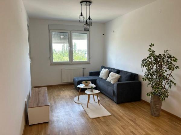 Slika 1 - Jednoiposoban 44m2 Avijacija 531628