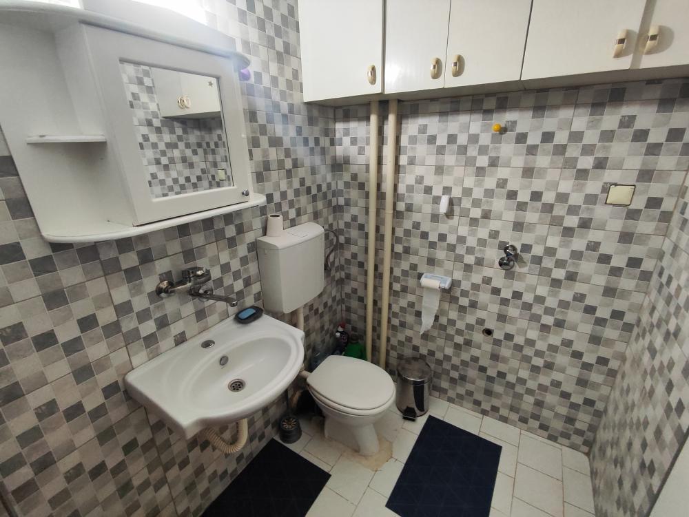Glavna slika -Dvoiposoban, 42m2, Bul oslobodjenja 28 Novi Sad, sa terasom