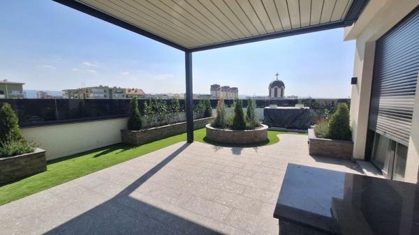 Slika 4 - Petosoban, 133m2, Grbavica Novi Sad, sa terasom, ima lift