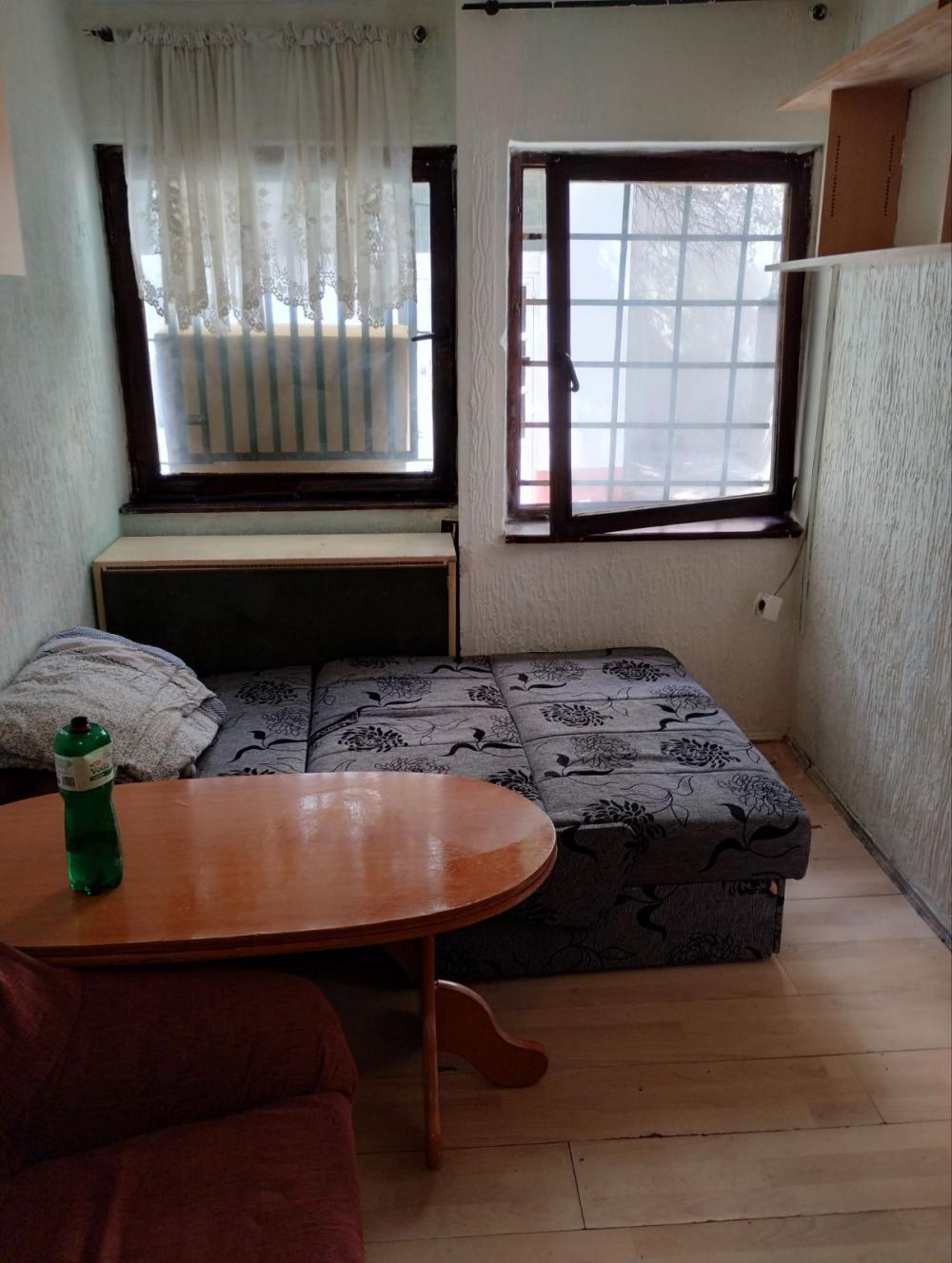 Glavna slika -Prodaja dvorišnog stana u centru Novog Sada 18 m2, odlična lokacija