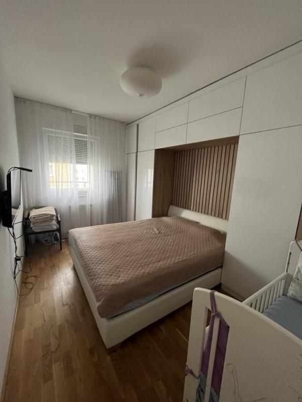 Slika 6 - Dvoiposoban stan Kraljev Park